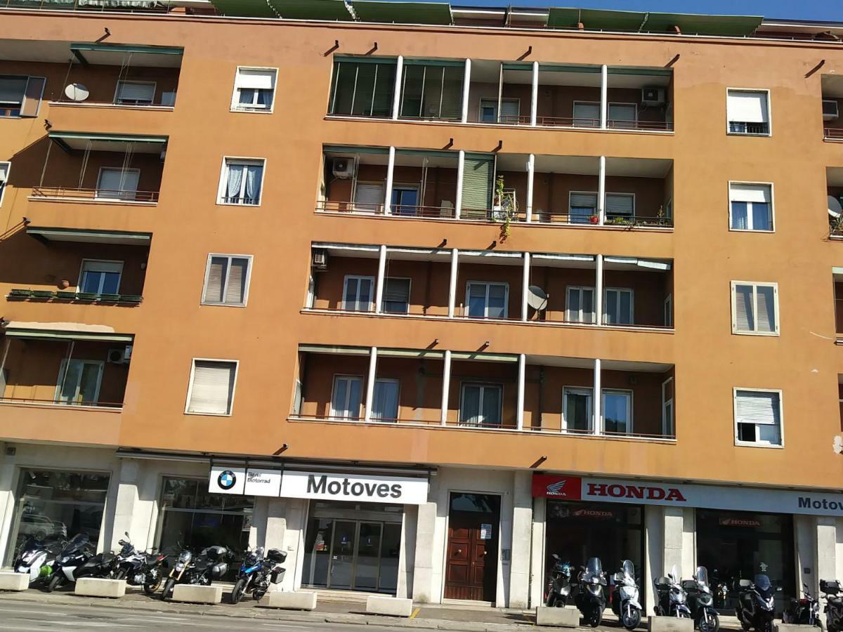La Casa Di Varda Verona Exterior photo